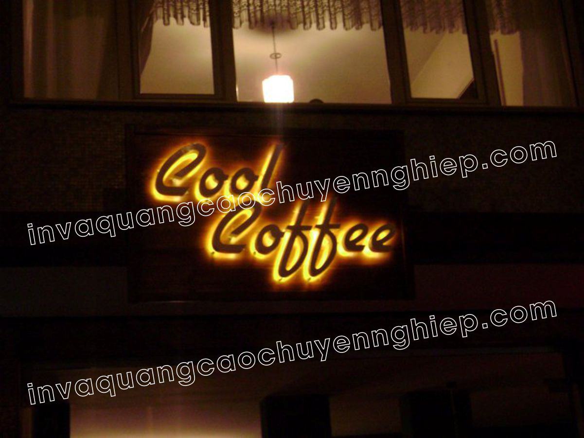 Chữ nổi inox gắn đèn Led hắt sáng chân bảng hiệu cool coffee