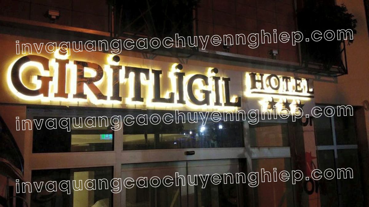 Chữ nổi inox gắn đèn Led hắt sáng chân bảng hiệu  khách sạn giritligil hotel