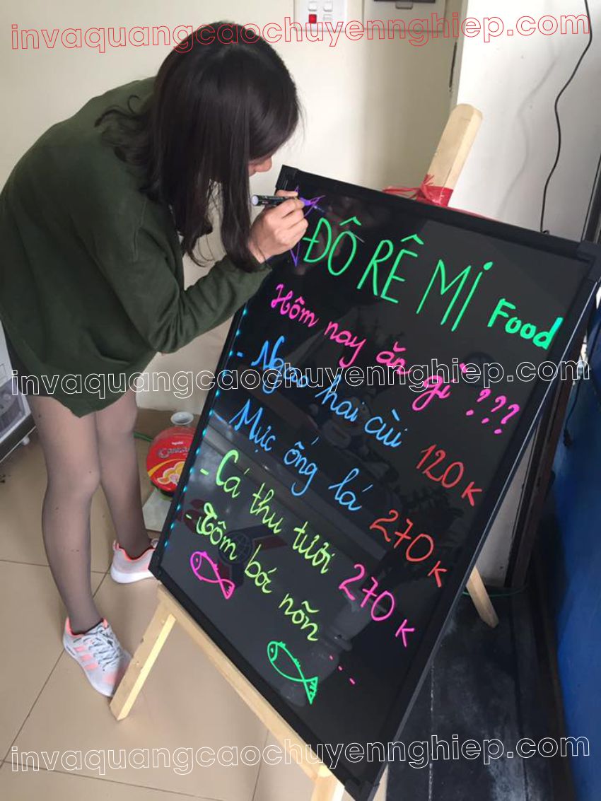 bảng led huỳnh quang viết tay quán ăn đô re mi food